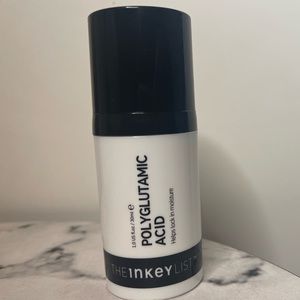 Polyglutamic acid hydrating serum